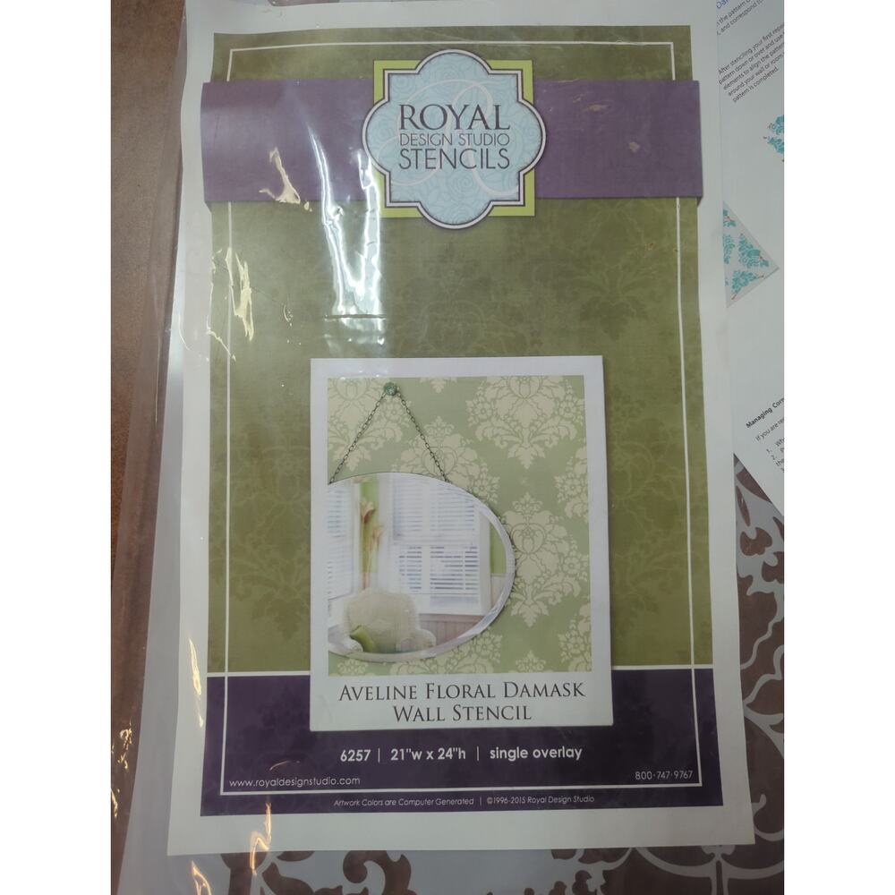 Royal Design Studio "Aveline Floral Damask" Wall Stencil